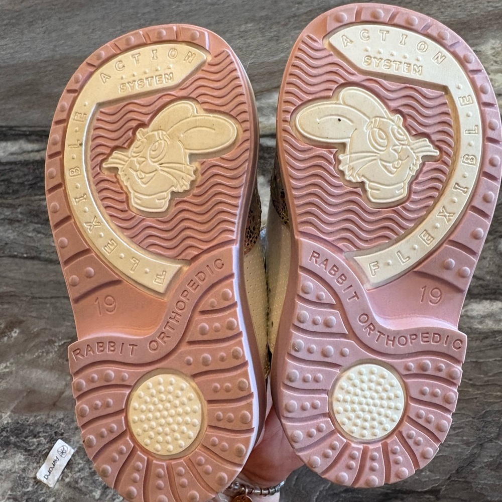 NWOT Rabbit Orthopedic Floral Sandals - Picture 5 of 8